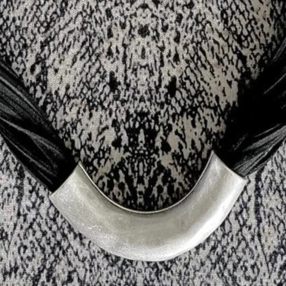 NECKLACE - Picture 3 of 4